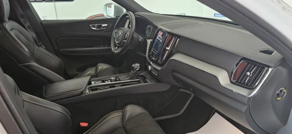 VOLVO XC60 D4 2.0D 190CV AWD R.DESING AUT - Imagen 13