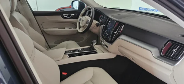 VOLVO XC60 D4 2.0D 190CV MOMENTUM AUT - Imagen 11