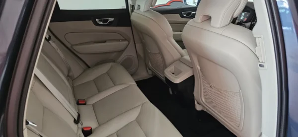VOLVO XC60 D4 2.0D 190CV MOMENTUM AUT - Imagen 13