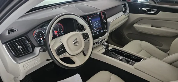 VOLVO XC60 D4 2.0D 190CV MOMENTUM AUT - Imagen 15