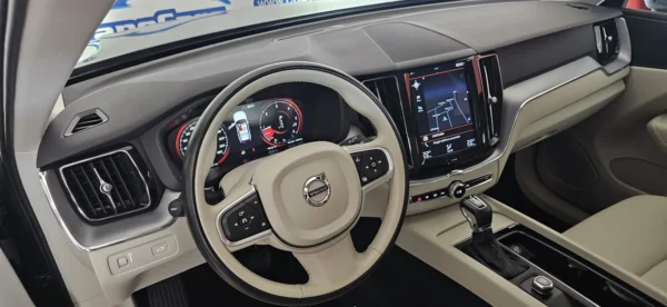 VOLVO XC60 D4 2.0D 190CV MOMENTUM AUT - Imagen 16
