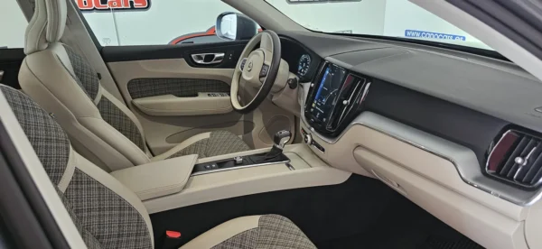 VOLVO XC60 D4 2.0D 190CV AWD MOMEMTUM AUT - Imagen 12