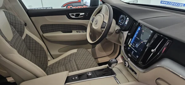 VOLVO XC60 D4 2.0D 190CV AWD MOMEMTUM AUT - Imagen 13